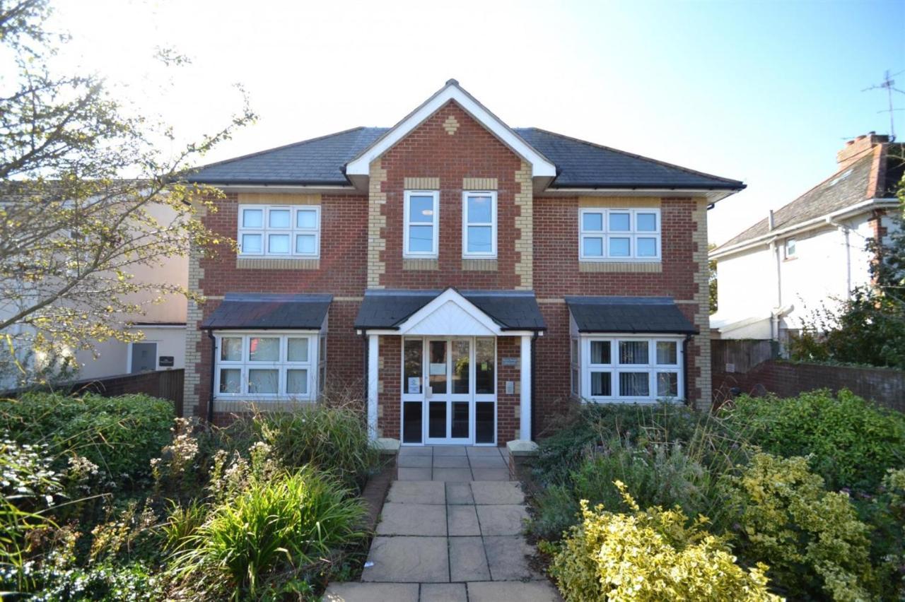 Swanage Holiday Penthouse Apartment, Moments From Beach And Town, On Site Parking, Fast Wifi, Sleeps Up To 6, Rated Exceptional Extérieur photo